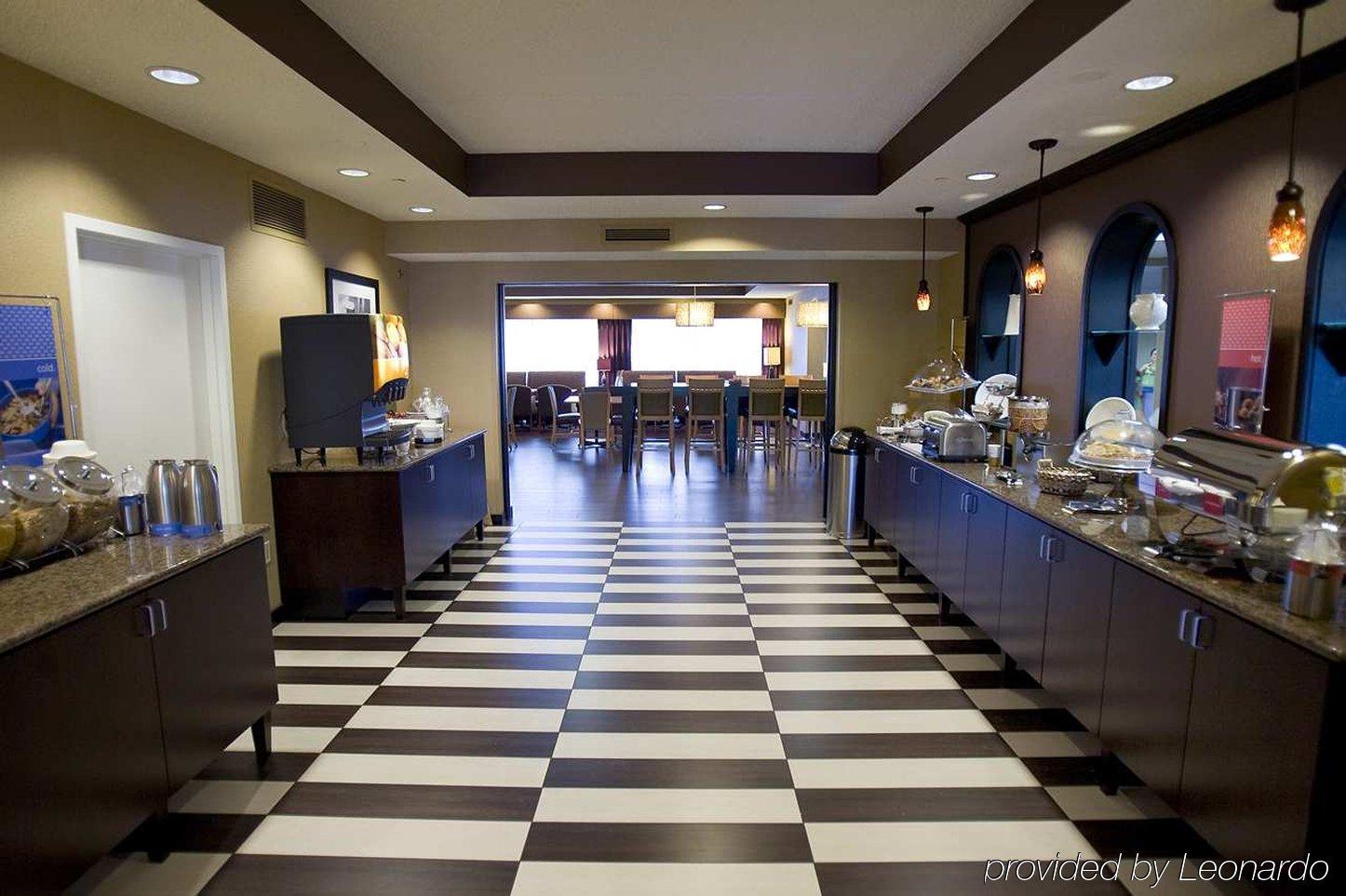 格林湾希尔顿恒庭酒店 格林贝 外观 照片